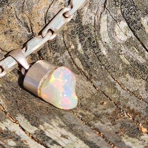 THE TOOTH UNCUT OPAL (PENDANT ONLY)(TOUGH SALE)